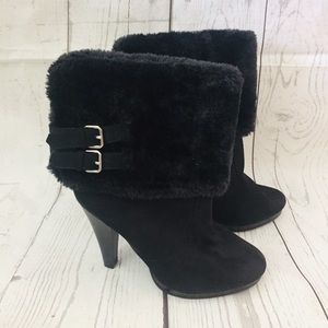 Women’s black faux fur short boots size 7 heels